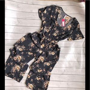 NWT floral short sleeve romper jumpsuit.